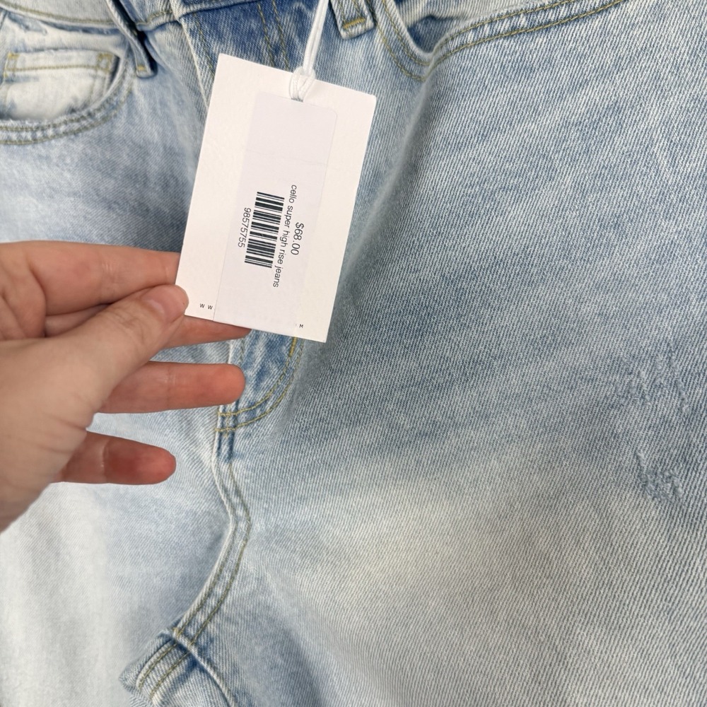 Cello Super High Rise Dad Jeans Light Wash Distressed Size 09 - Picture 5 of 7